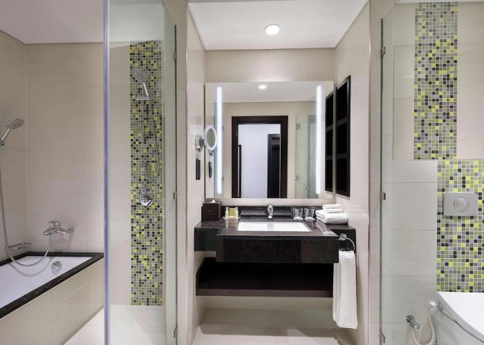 DoubleTree by Hilton Doha - Al Sadd