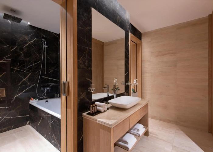 The Bentley Luxury Hotel and Suites