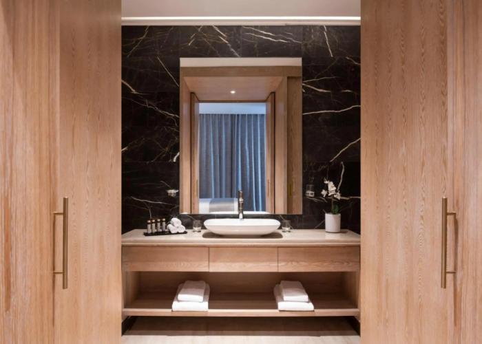 The Bentley Luxury Hotel and Suites