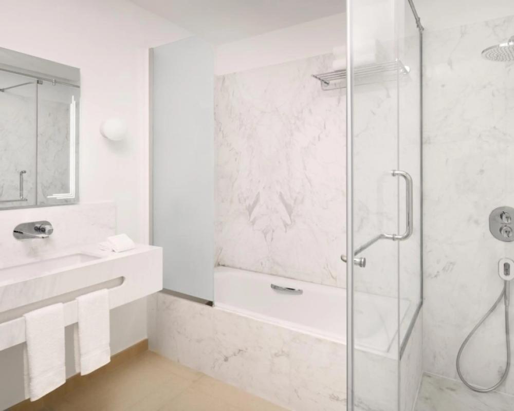 фото Element West Bay Doha