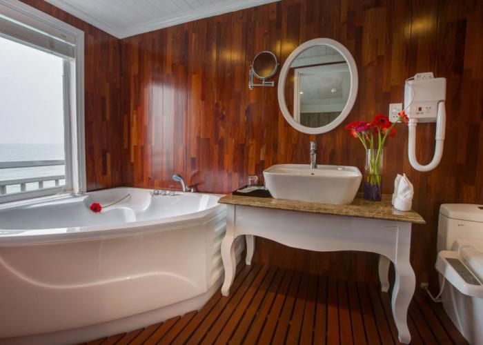 Signature Royal Halong Cruise