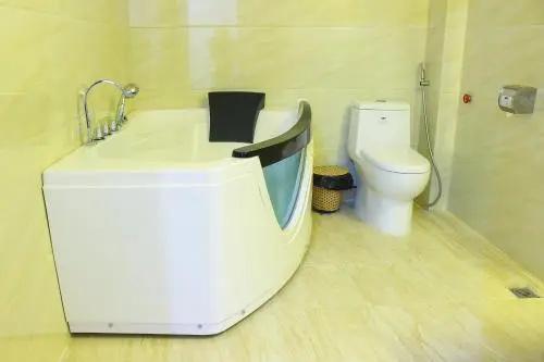 Royal Hotel Halong - Hon Gai