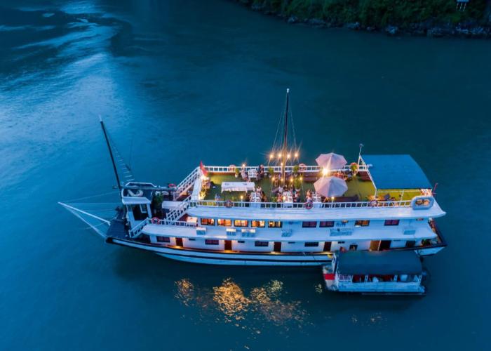 Swan Cruises Halong