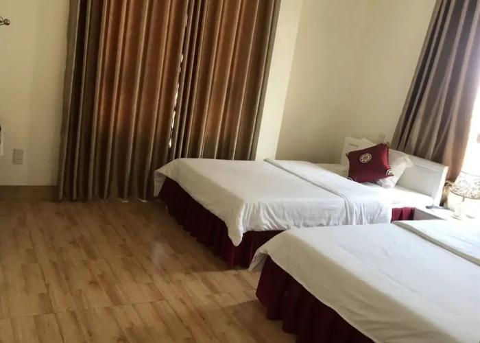 Dragon Hotel
