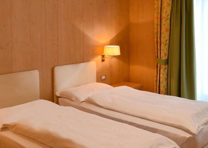 Paradise Lodge