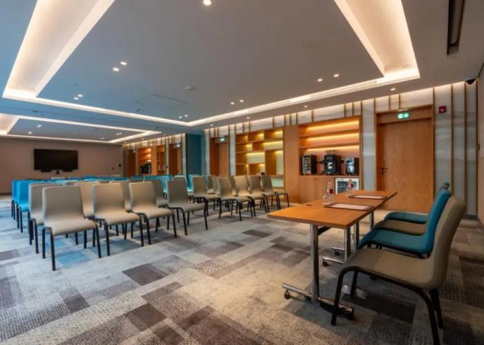 West Walk Retaj Hotel