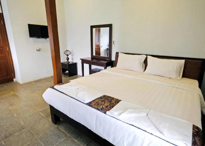 The Nalaya Hotel & Resto