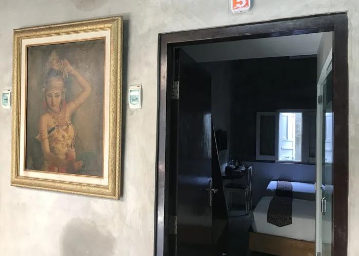 Watu Agung Guest House