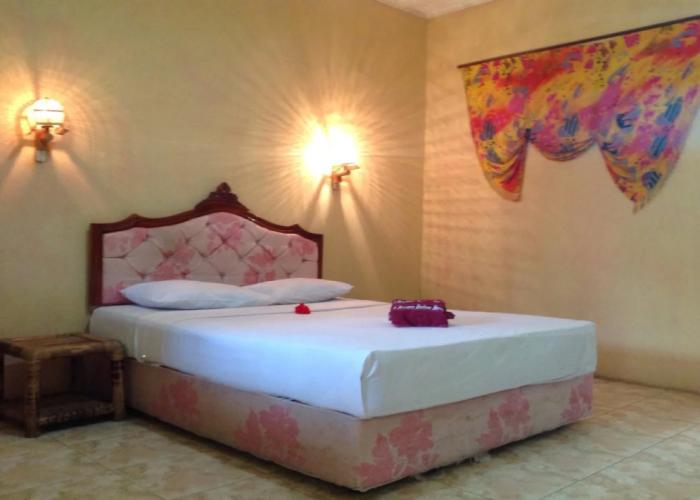 Hotel Besar Bulan Baru - Senggigi