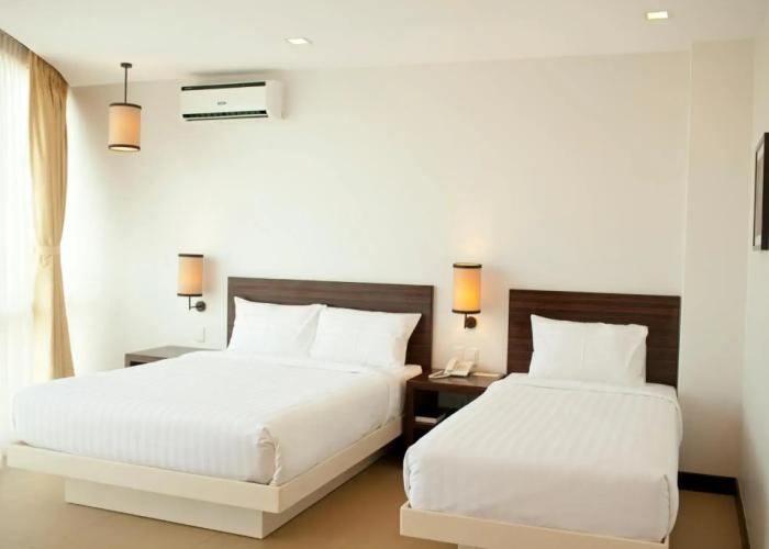 D' Hotel and Suites