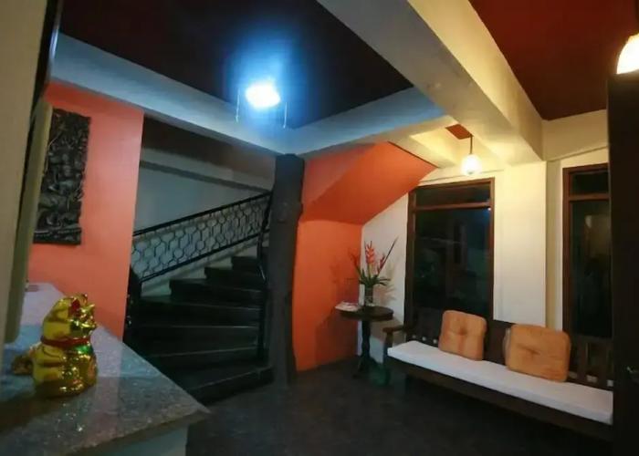 Antonios Pension House