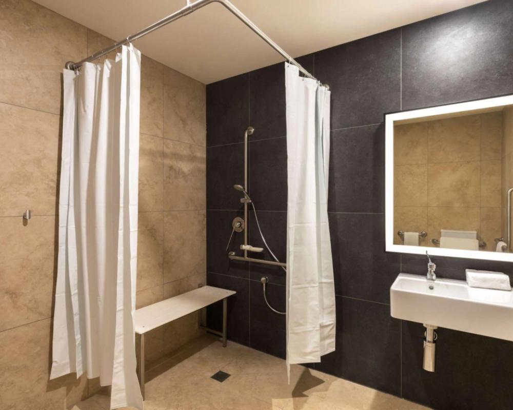 фото Novotel Devonport