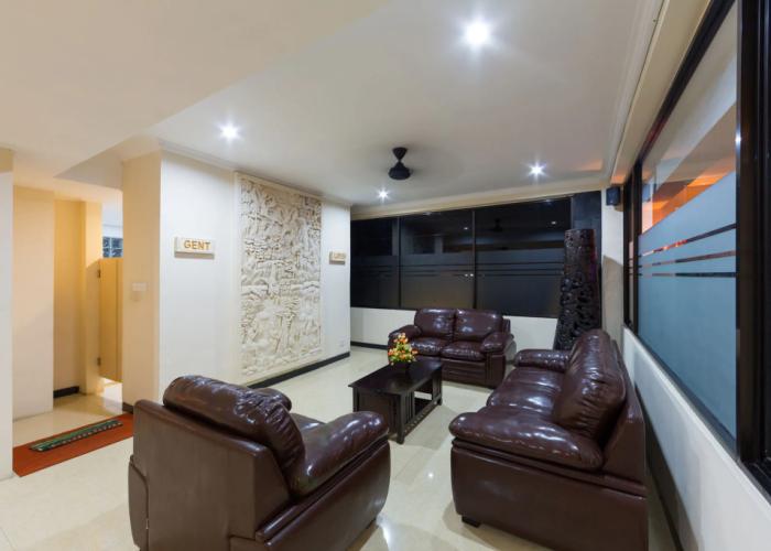 RedDoorz Plus near Mall Bali Galeria 2