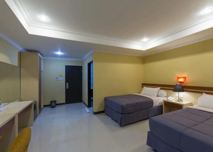 RedDoorz Plus near Mall Bali Galeria 2
