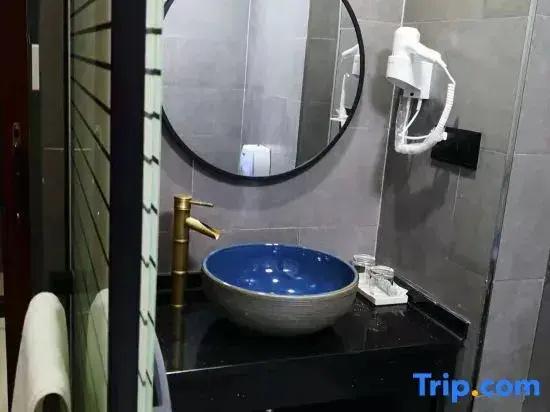 Yiyang Fenglin Evening  Hotel
