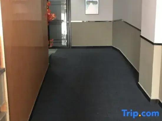 Yiyang Fenglin Evening  Hotel