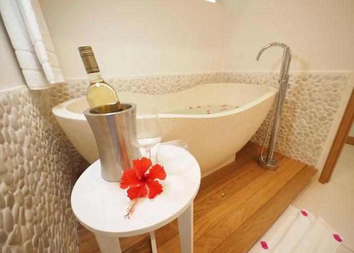 Myra Seafront Suites with Lov
