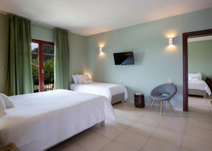 Rouista Tzoumerka Resort