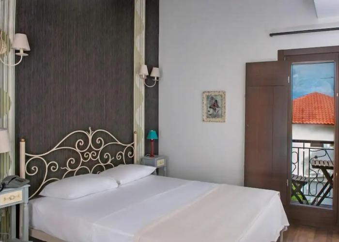 Polys Guest House