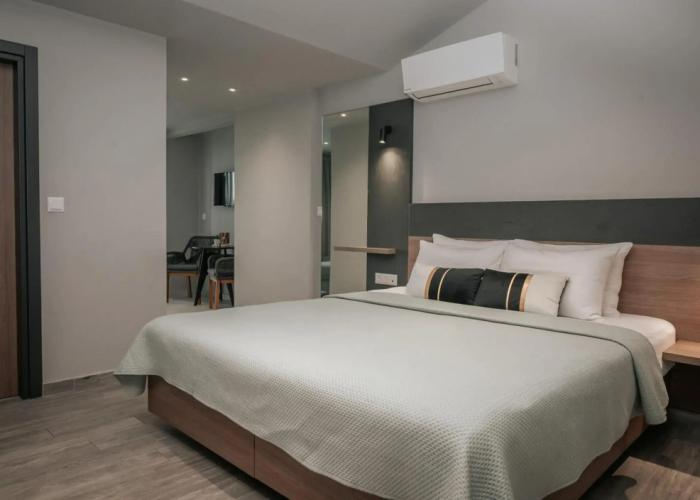Elizabeth Queen Luxury Rooms