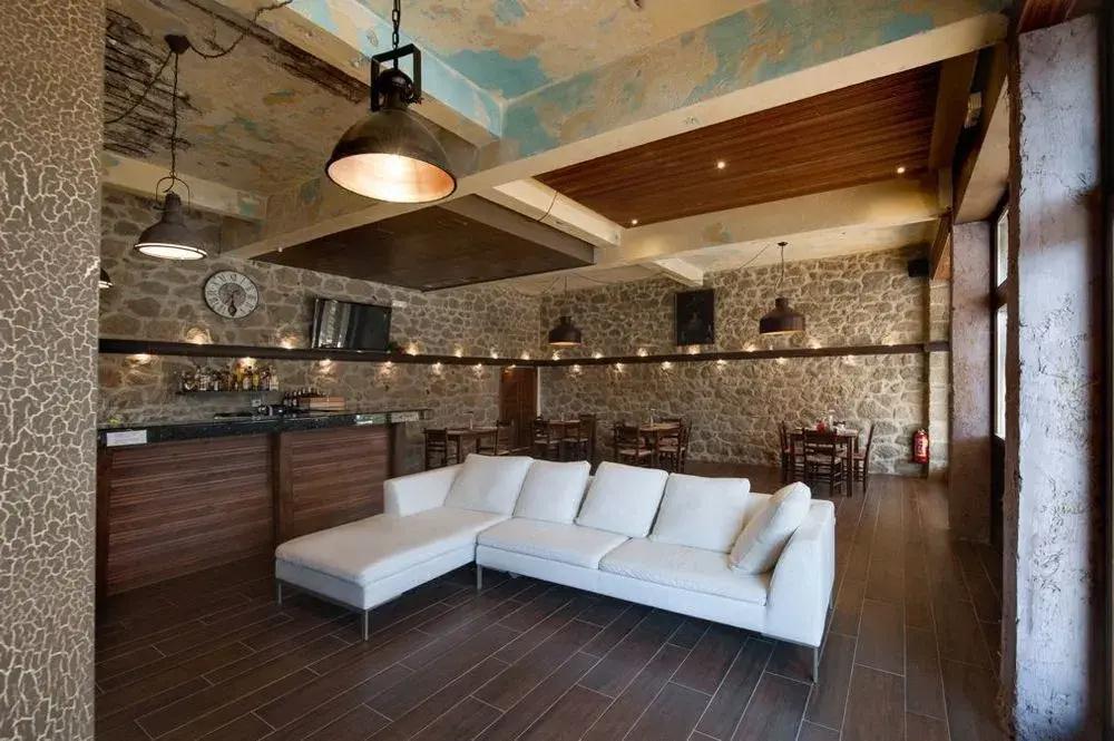 фото Polys Guesthouse