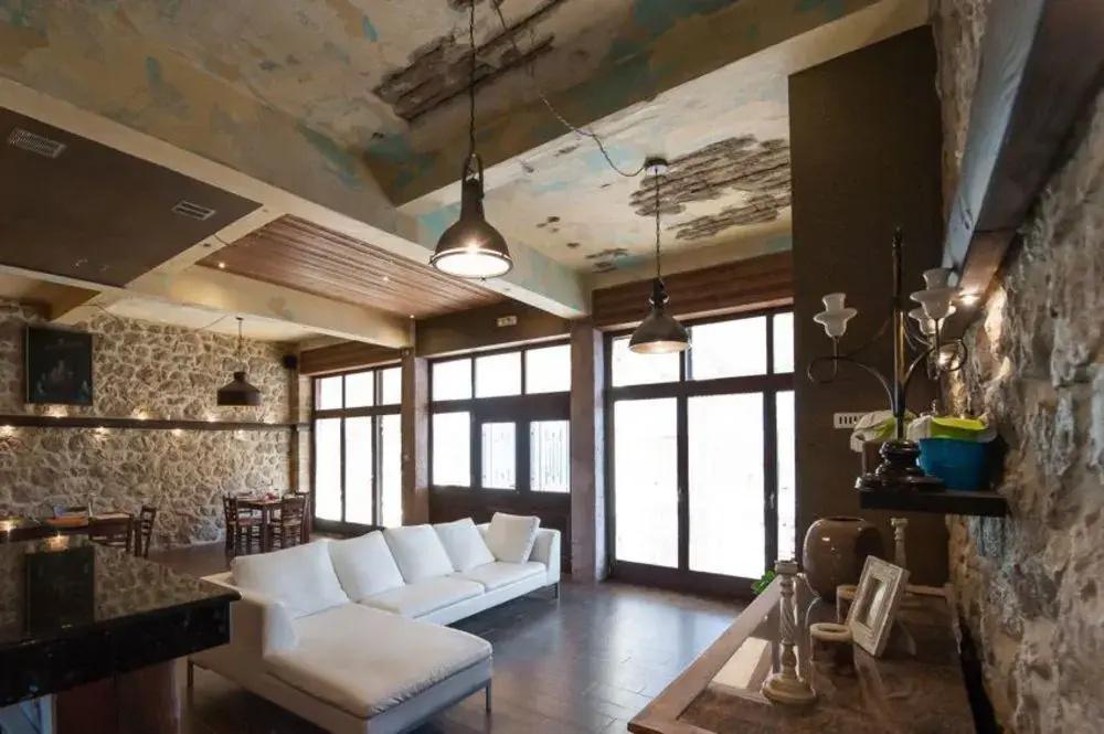 фото Polys Guesthouse
