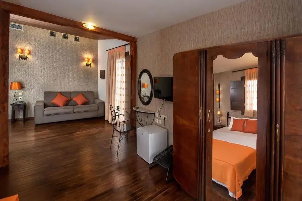 фото Polys Guesthouse