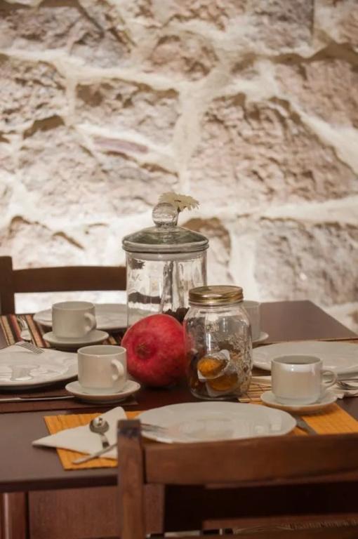 фото Polys Guesthouse