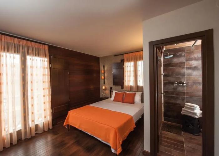 Polys Guesthouse
