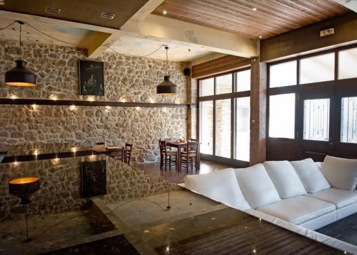 Polys Guesthouse