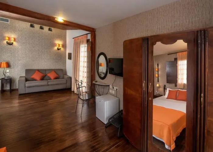 Polys Guesthouse