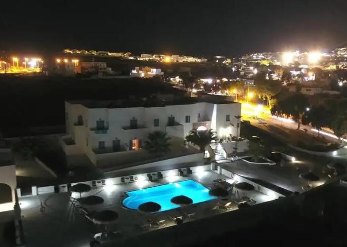 Nikos Hotel
