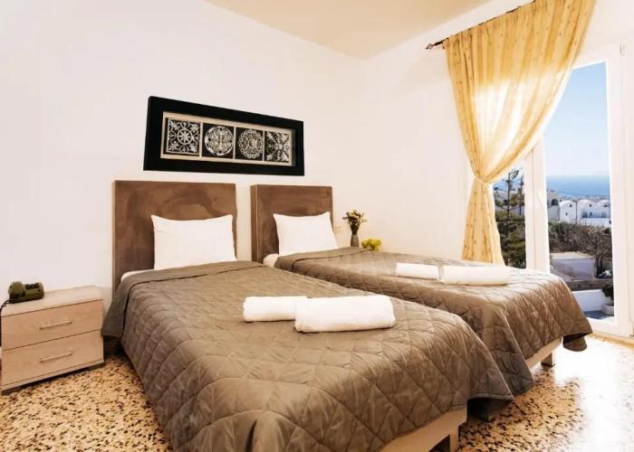 Nikos Hotel