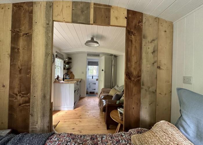 Cornwall Woodland Dog Friendly Shepherd's Hut