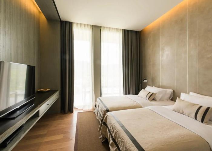 Atta Lakeside Resort Suite