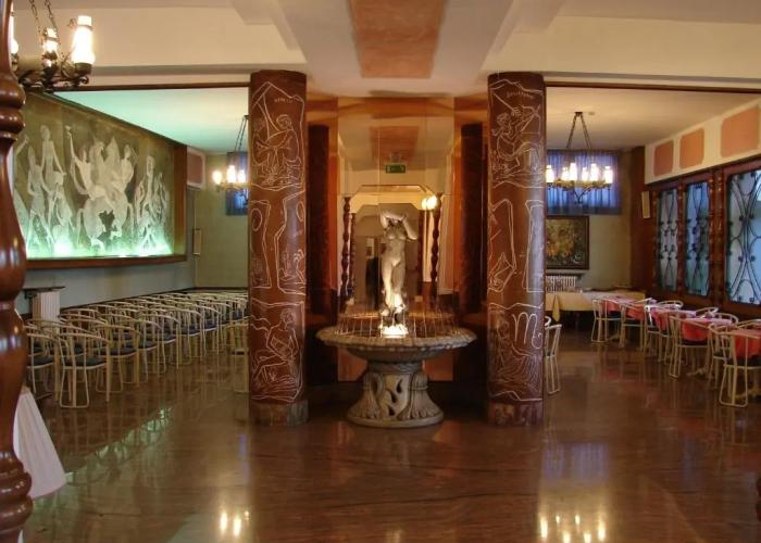 Tourist Hotel