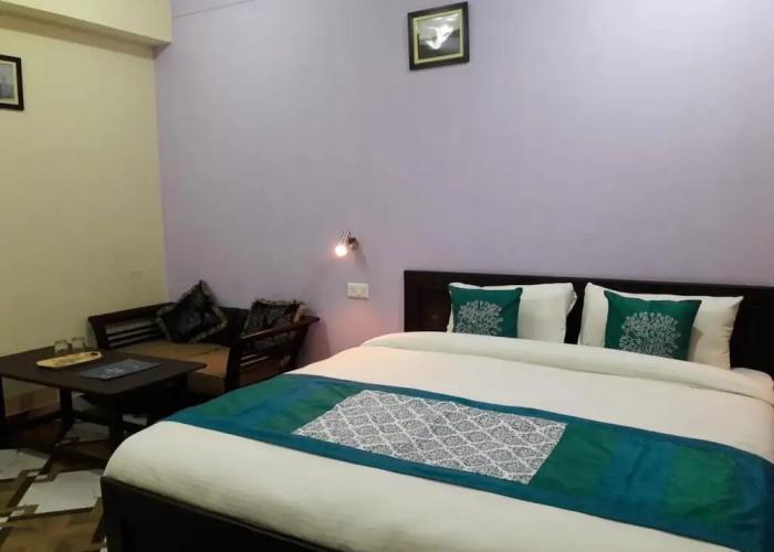 Hotel Avlokan - Near Kainchi Dham Mandir