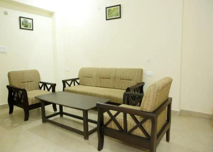 Hotel Avlokan - Near Kainchi Dham Mandir