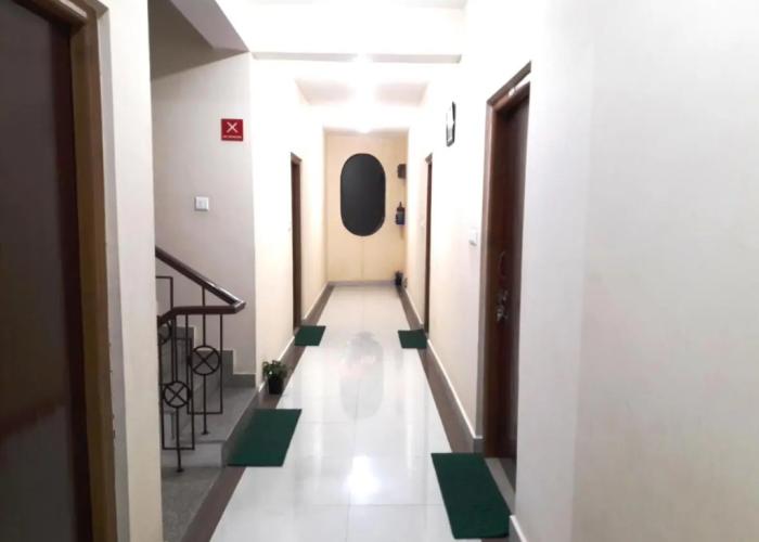 Hotel Avlokan - Near Kainchi Dham Mandir