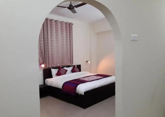 Hotel Avlokan - Near Kainchi Dham Mandir