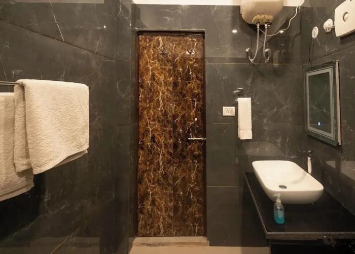 Corbett Holiday Forest Resort
