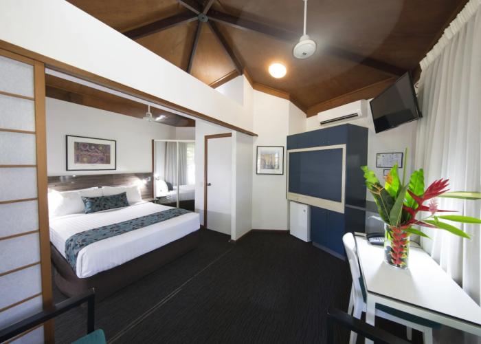 Palms City Resort