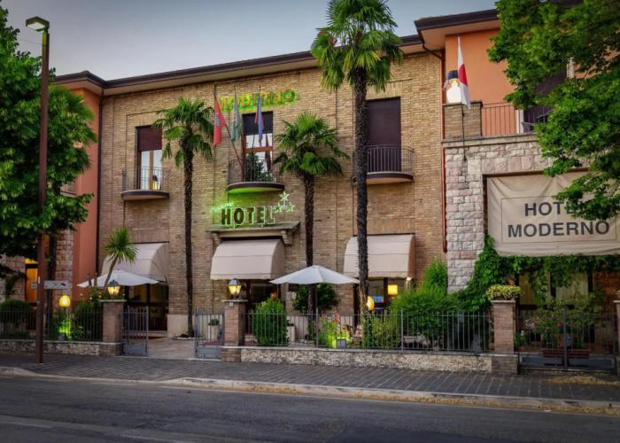 Hotel Moderno