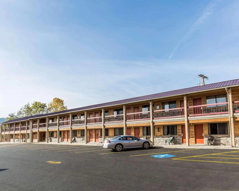 Econo Lodge Inn & Suites Kalispell - Glacier National Park Gateway