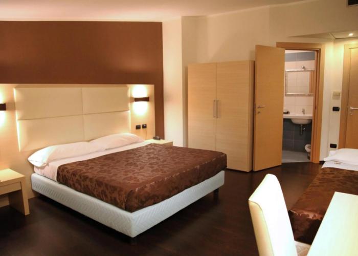 Hotel Sogni D'Oro Airport