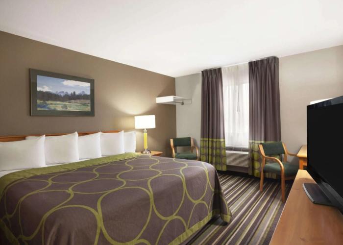 Super 8 by Wyndham Bozeman