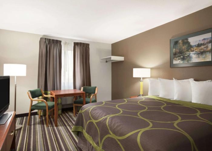 Super 8 by Wyndham Bozeman