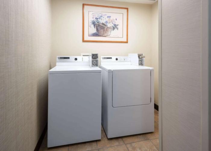 Days Inn & Suites by Wyndham Bozeman