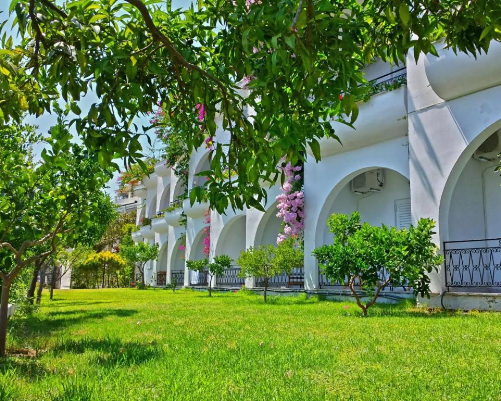 фото Spiros Studios