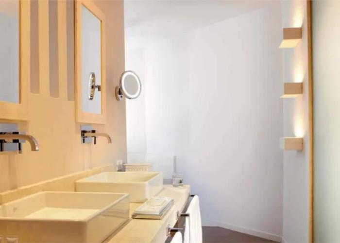 Lichnos Beach Hotel & Suites